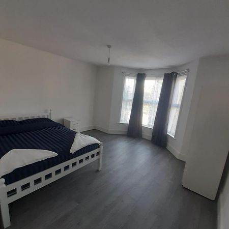 Rayan'S Lodge Stratford London Exteriör bild